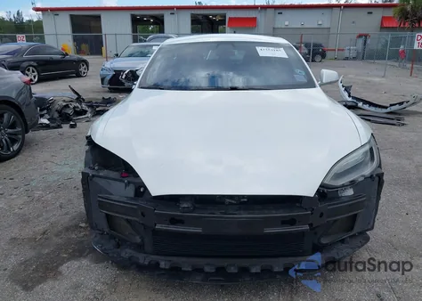 2016 Tesla Model S 60/70/75/85 из США, поврежденный, VIN 5YJSA1E13GF176212